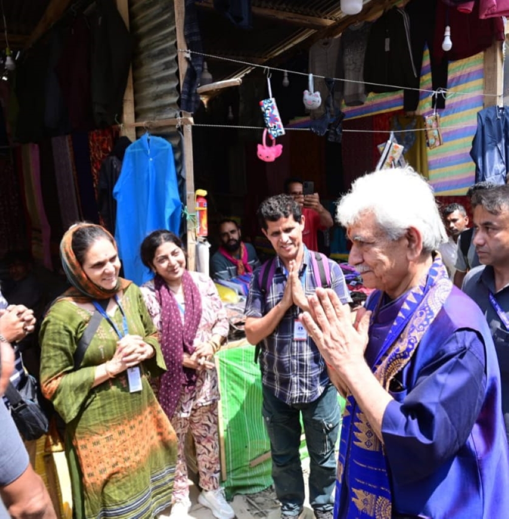 उपराज्यपाल ने पहलगाम स्थित नुनवान बेस कैंप का किया दौरा कर यात्रा व्यवस्था की समीक्षा की उपराज्यपाल ने पहलगाम स्थित नुनवान बेस कैंप का किया दौरा कर यात्रा व्यवस्था की समीक्षा की