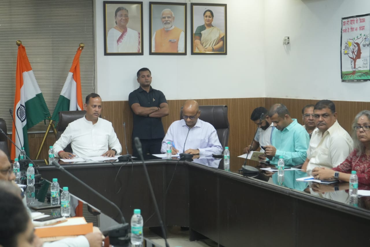 मध्य दिल्ली जिले में नशामुक्ति अभियान की प्रगति और रणनीति को लेकर सोमवार को समीक्षा बैठक करते समाज कल्याण मंत्री रविंद्र इंद्राज सिंह मध्य दिल्ली जिले में नशामुक्ति अभियान की प्रगति और रणनीति को लेकर सोमवार को समीक्षा बैठक करते समाज कल्याण मंत्री रविंद्र इंद्राज सिंह