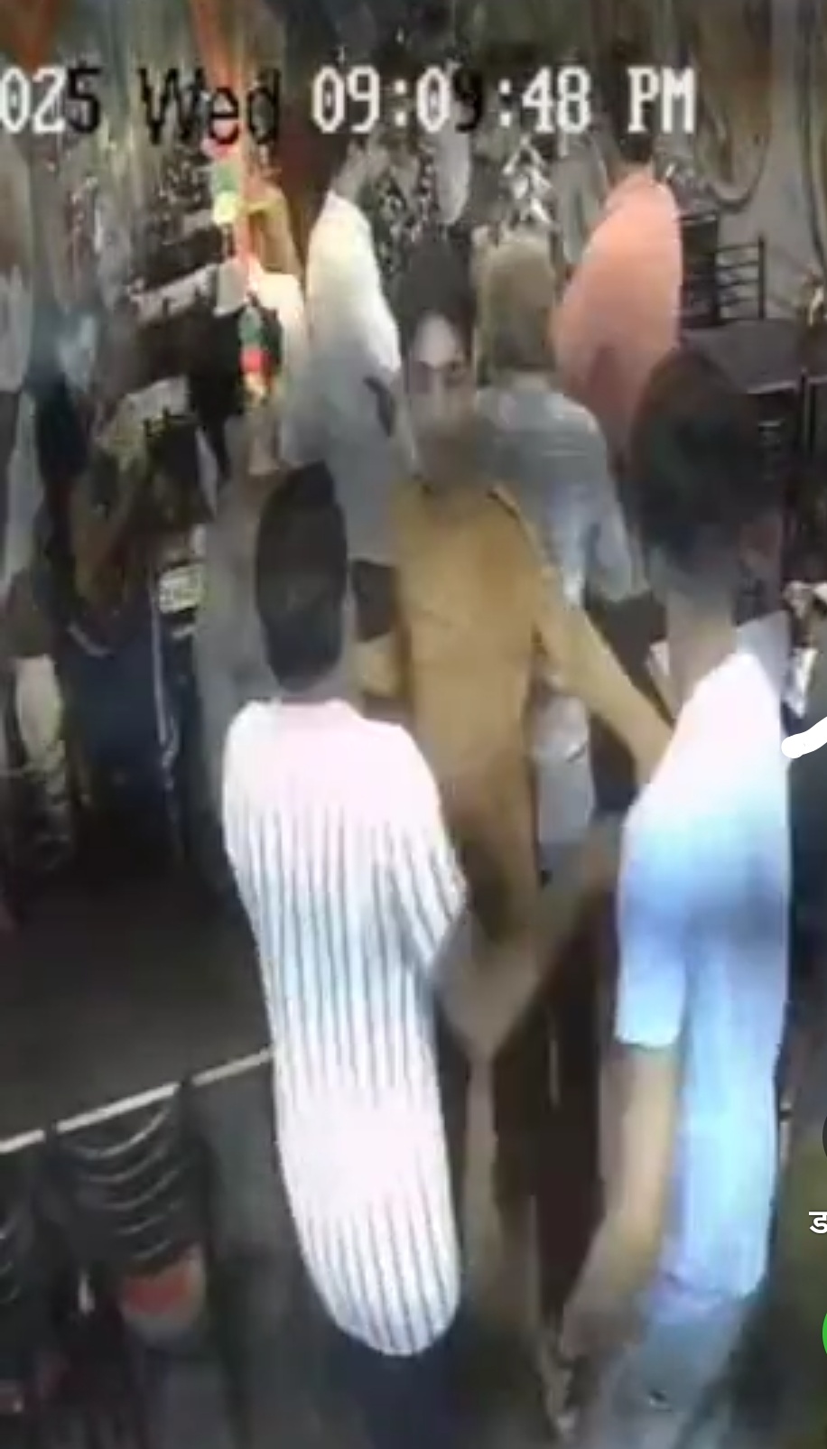 महाकाल महालोक के सामने दो रेस्टोरेंट संचालक से मारपीट महाकाल महालोक के सामने दो रेस्टोरेंट संचालक से मारपीट