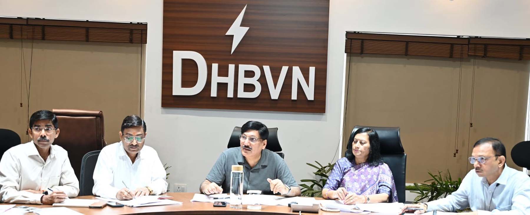 गुरुग्राम में दक्षिण हरियाणा बिजली निगम के अधिकारियों की बैठक में मौजूद अधिकारी। गुरुग्राम में दक्षिण हरियाणा बिजली निगम के अधिकारियों की बैठक में मौजूद अधिकारी।