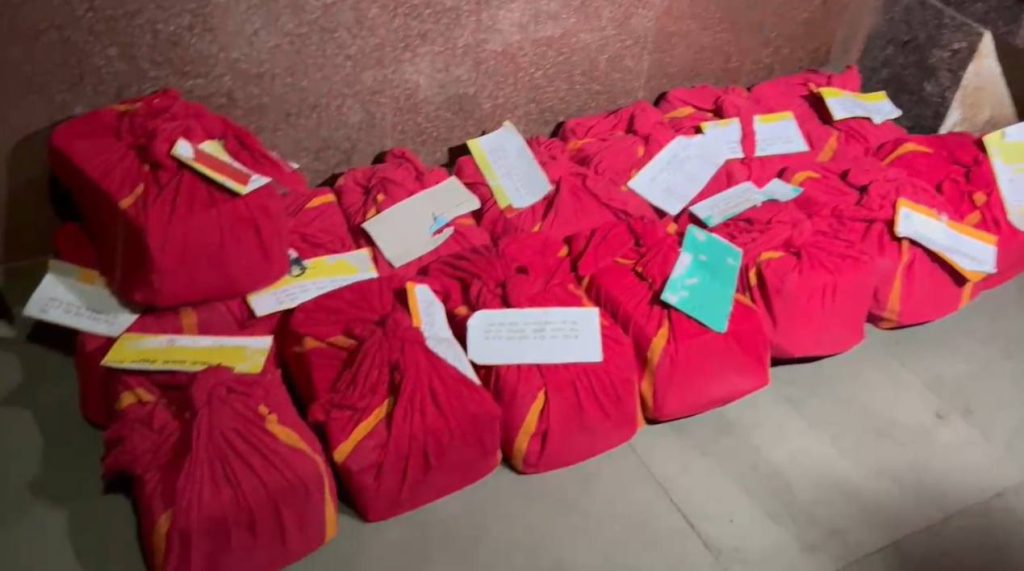 आबकारी अधिकारियों के खिलाफ चालान पेश आबकारी अधिकारियों के खिलाफ चालान पेश