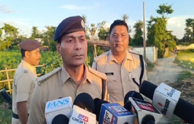 पंकज कुमार शर्मा, सदर डीएसपी पूर्णियां जानकारी देते पंकज कुमार शर्मा, सदर डीएसपी पूर्णियां जानकारी देते