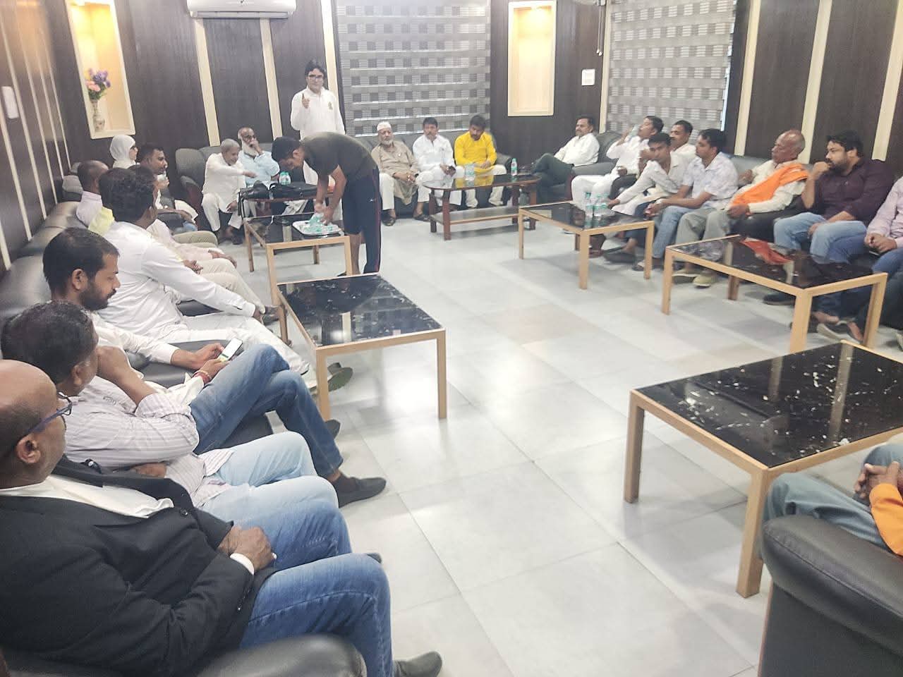 अररिया फोटो:सर्किट हाउस यमन महागठबंधन दलों की बैठक अररिया फोटो:सर्किट हाउस यमन महागठबंधन दलों की बैठक
