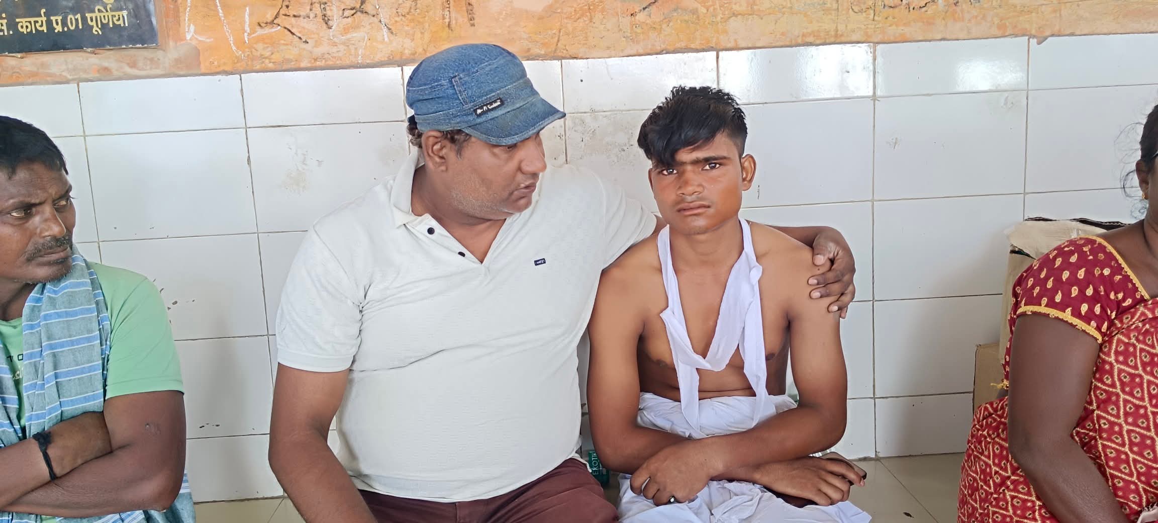 मुखाग्नि देने के बाद सोनू मुखाग्नि देने के बाद सोनू