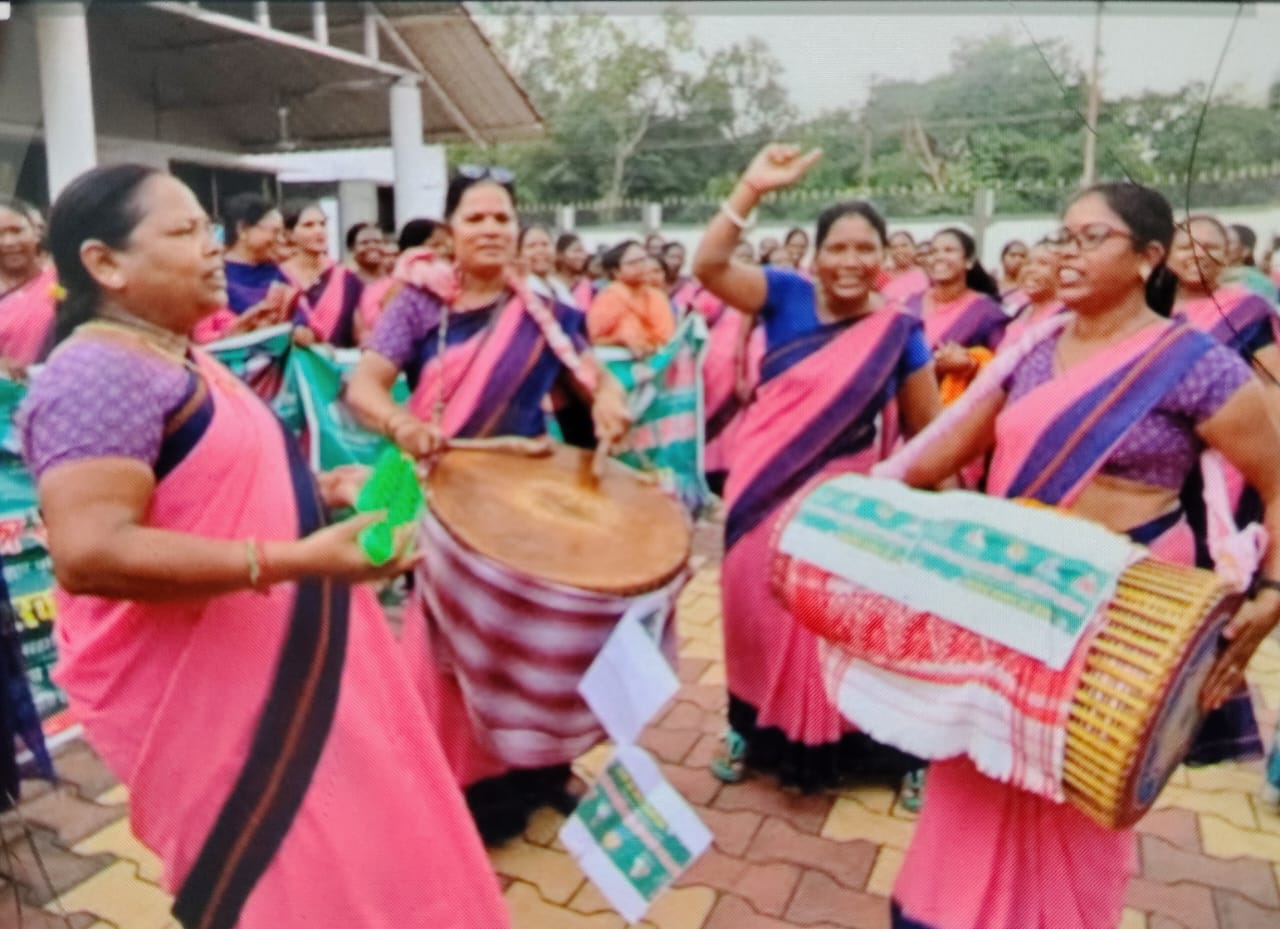 आंगनबाड़ी सेविका सहायिकाओं की फाइल फोटो आंगनबाड़ी सेविका सहायिकाओं की फाइल फोटो