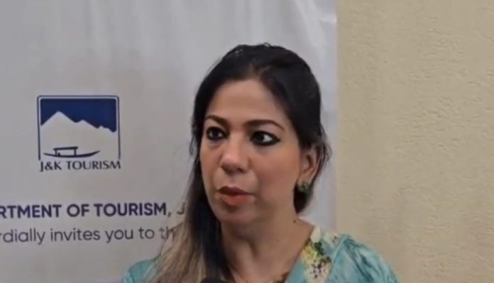 जम्मू-कश्मीर पर्यटन पुनरुद्धार की राह पर पर्यटन सचिव यशा मुद्गल जम्मू-कश्मीर पर्यटन पुनरुद्धार की राह पर पर्यटन सचिव यशा मुद्गल