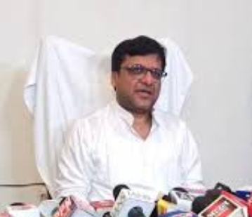 आबकारी मंत्री नितिन अग्रवाल (वीडियो से ली गयी फोटो) आबकारी मंत्री नितिन अग्रवाल (वीडियो से ली गयी फोटो)