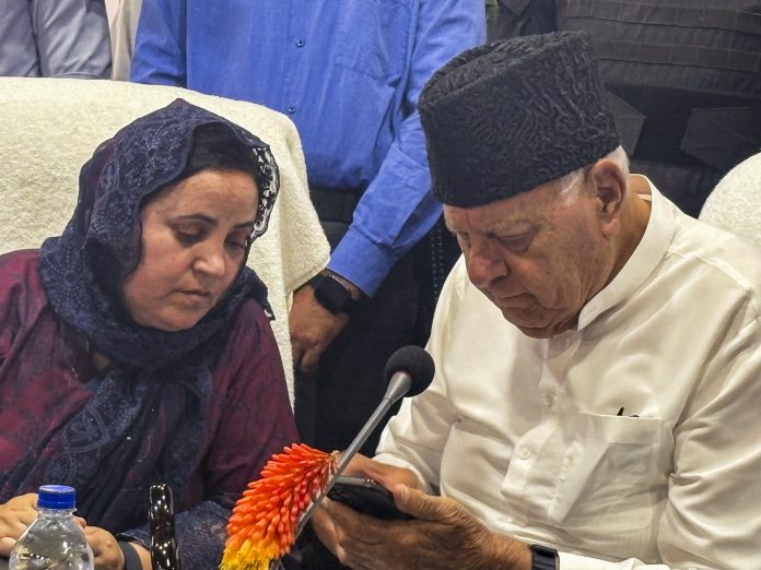 बिहार में मतदाता सूची के विशेष गहन संशोधन के निर्णय को फारूक अब्दुल्ला ने संविधान विरोधी करार दिया बिहार में मतदाता सूची के विशेष गहन संशोधन के निर्णय को फारूक अब्दुल्ला ने संविधान विरोधी करार दिया