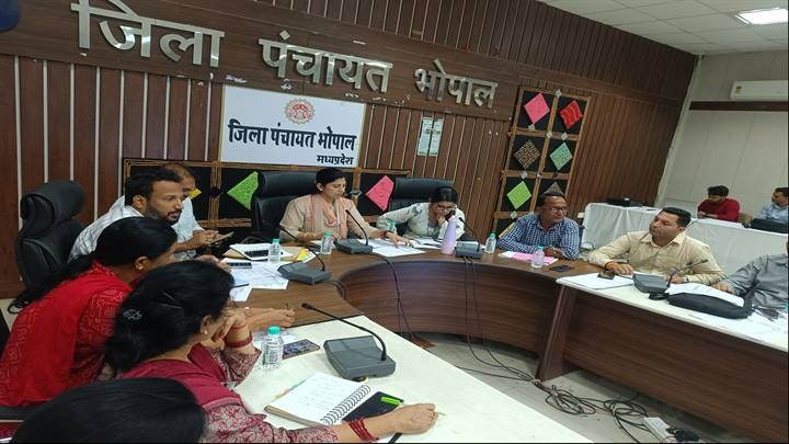 भोपालः स्वच्छता सर्वेक्षण - 2025 के लेकर तैयारियां शुरू, सीईओ ने की समीक्षा भोपालः स्वच्छता सर्वेक्षण - 2025 के लेकर तैयारियां शुरू, सीईओ ने की समीक्षा