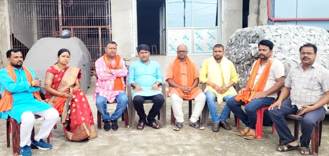 अररिया फोटो:राष्ट्रीय हिन्दू फ्रंट के अधिकारीगण अररिया फोटो:राष्ट्रीय हिन्दू फ्रंट के अधिकारीगण