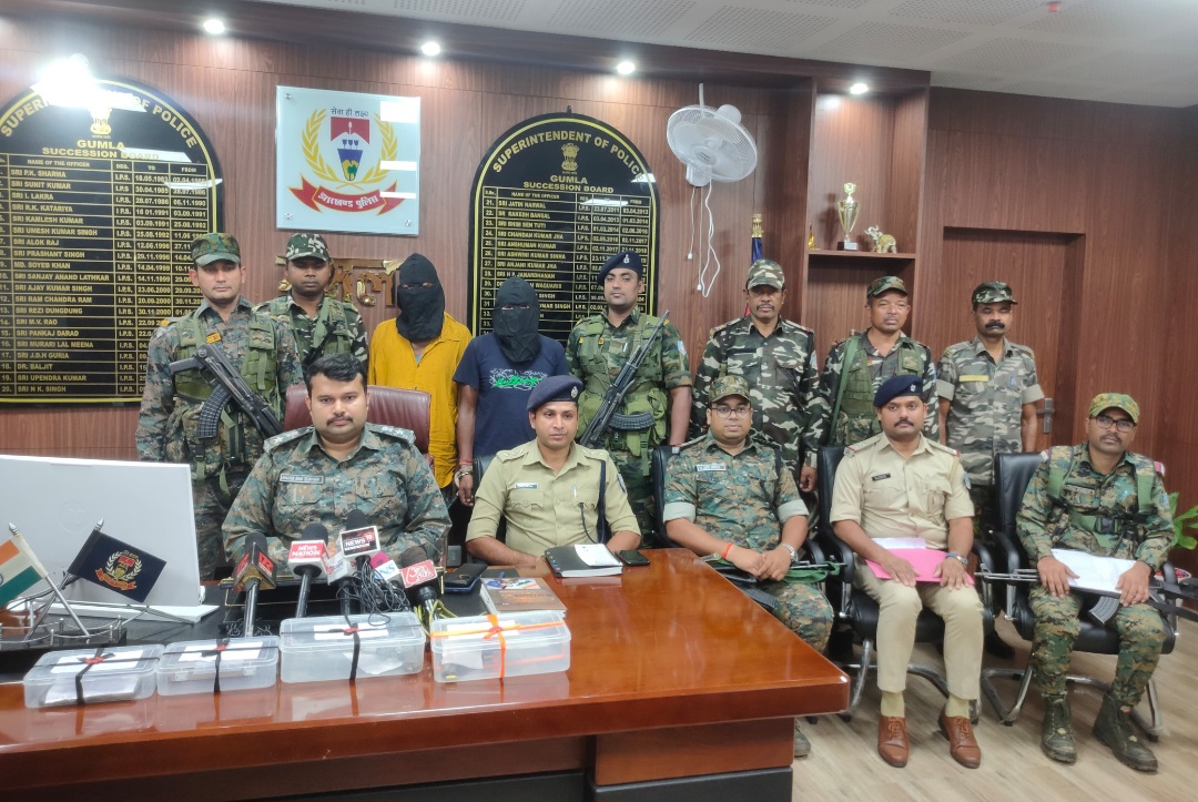 एसपी जानकारी देते हुए एसपी जानकारी देते हुए