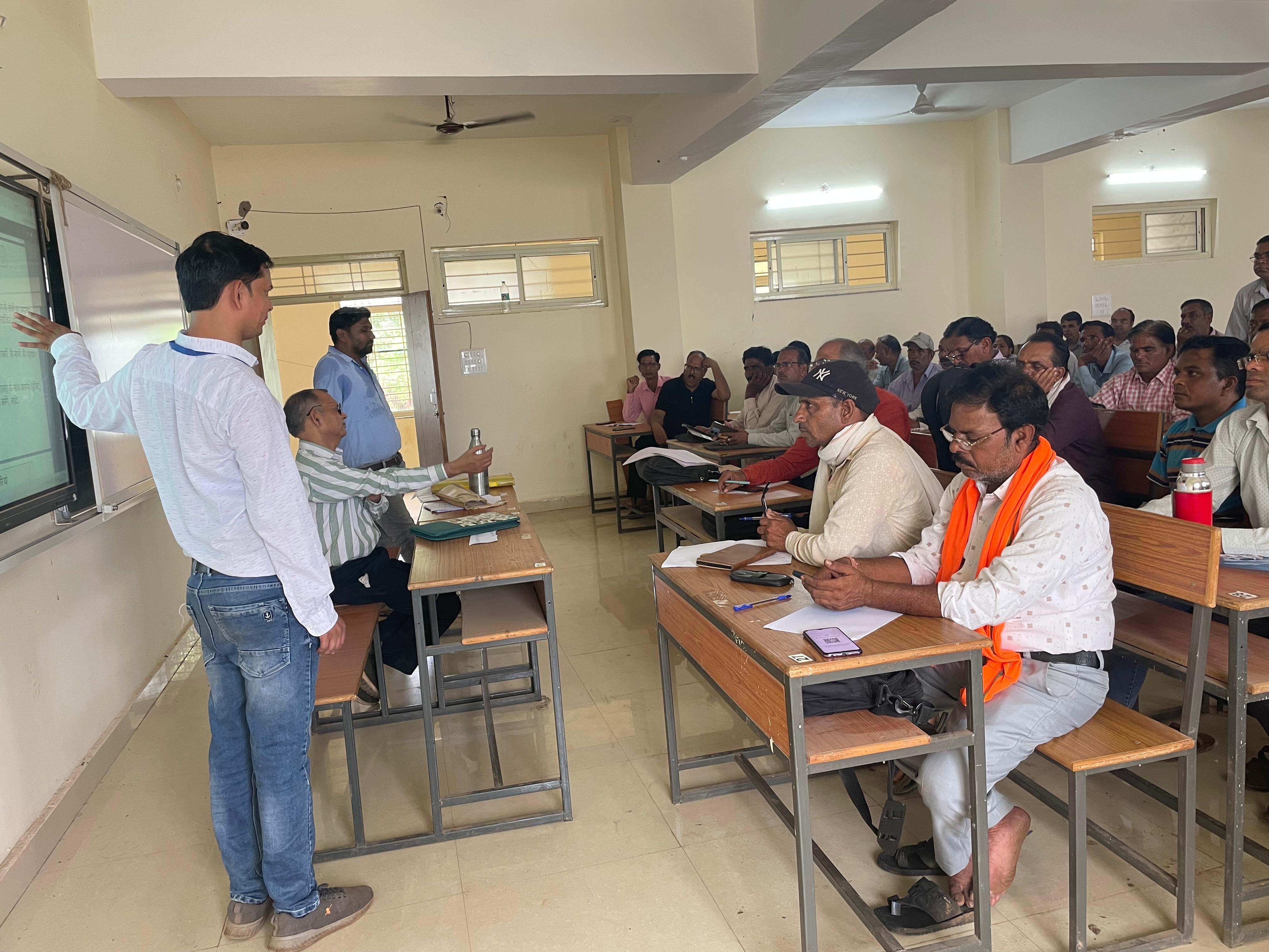 सर्वे करना, फार्म न. 6, 7 एवं 8 की जानकारी, बीएलओ एप के माध्यम से भरना बताया गया सर्वे करना, फार्म न. 6, 7 एवं 8 की जानकारी, बीएलओ एप के माध्यम से भरना बताया गया
