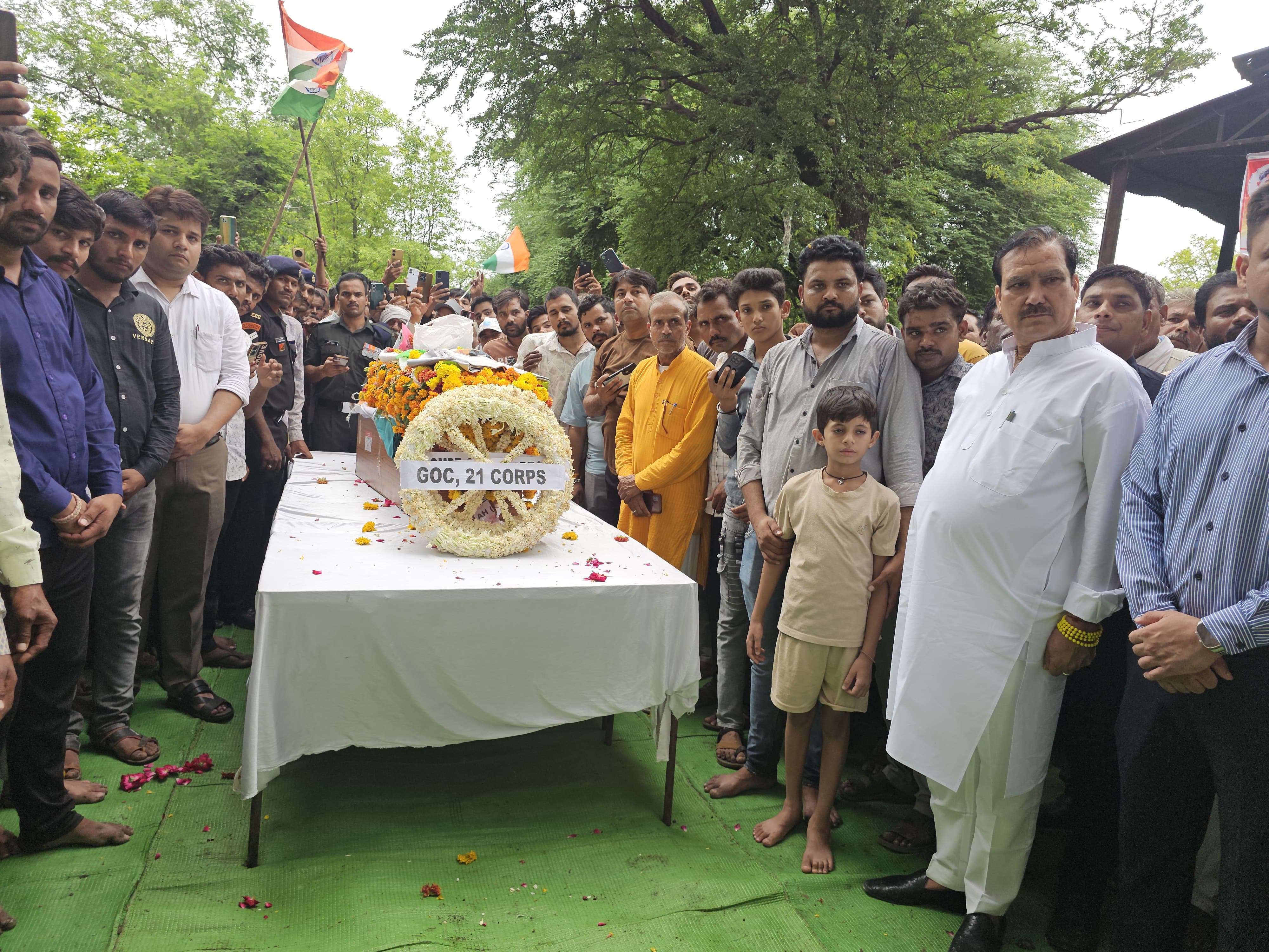 वीर सपूत दीपसिंह सोलंकी को अंतिम विदाई वीर सपूत दीपसिंह सोलंकी को अंतिम विदाई