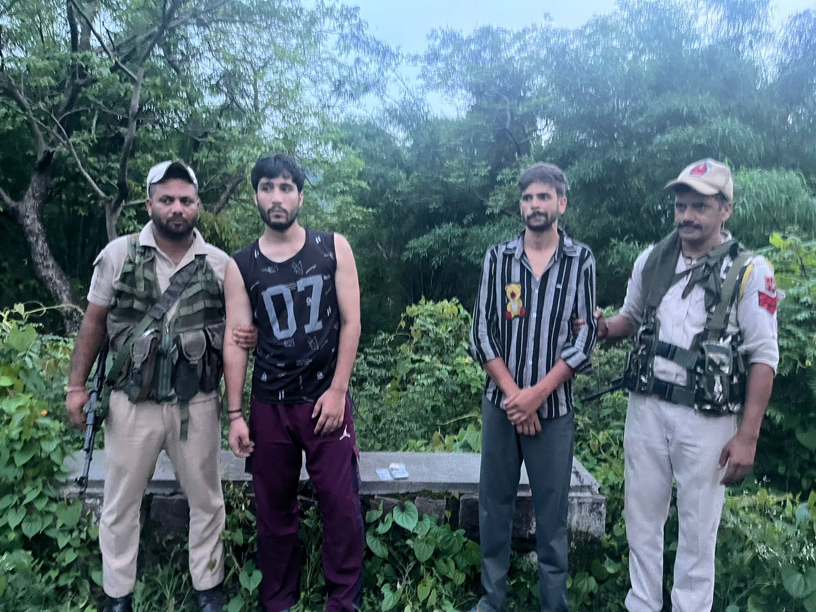 Two drug smugglers arrested with heroin in Basohli Two drug smugglers arrested with heroin in Basohli