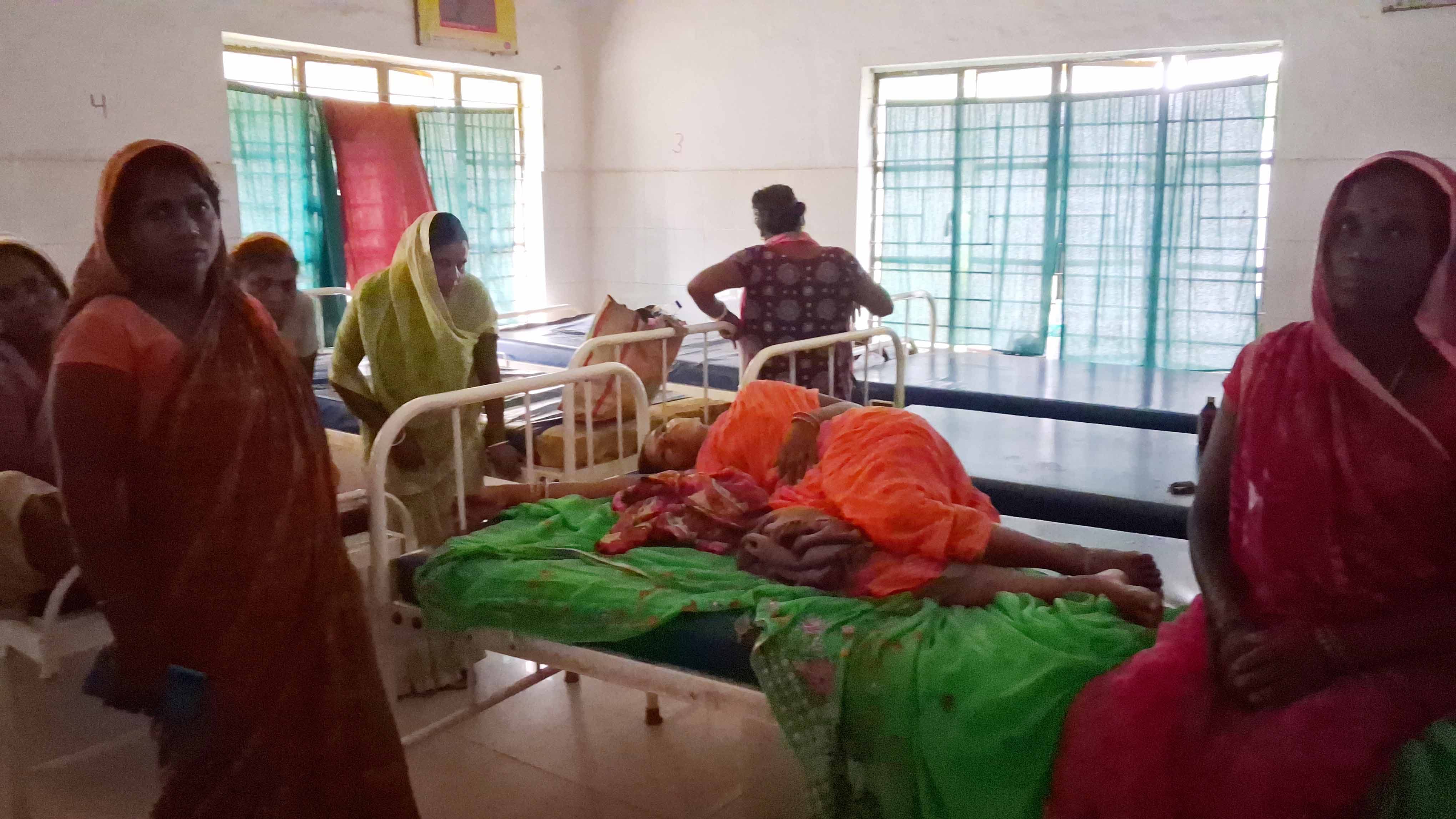 महिला मरीजों का हाल बेहाल महिला मरीजों का हाल बेहाल