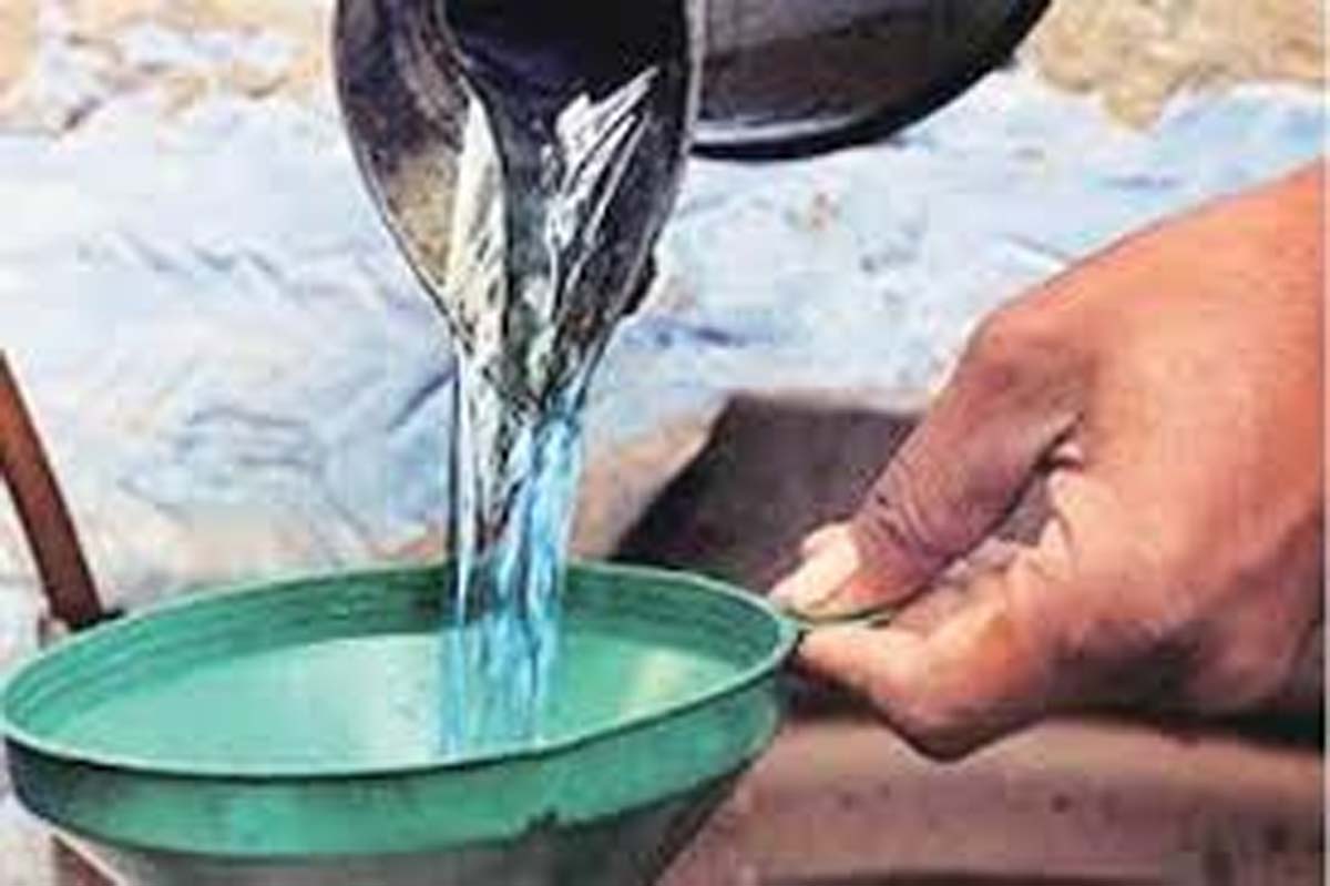केरोसिन का आबंटन फाइल फाेटाे केरोसिन का आबंटन फाइल फाेटाे