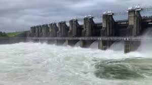 Seoni: Water level of Bhimgarh dam increased, two gates opened Seoni: Water level of Bhimgarh dam increased, two gates opened