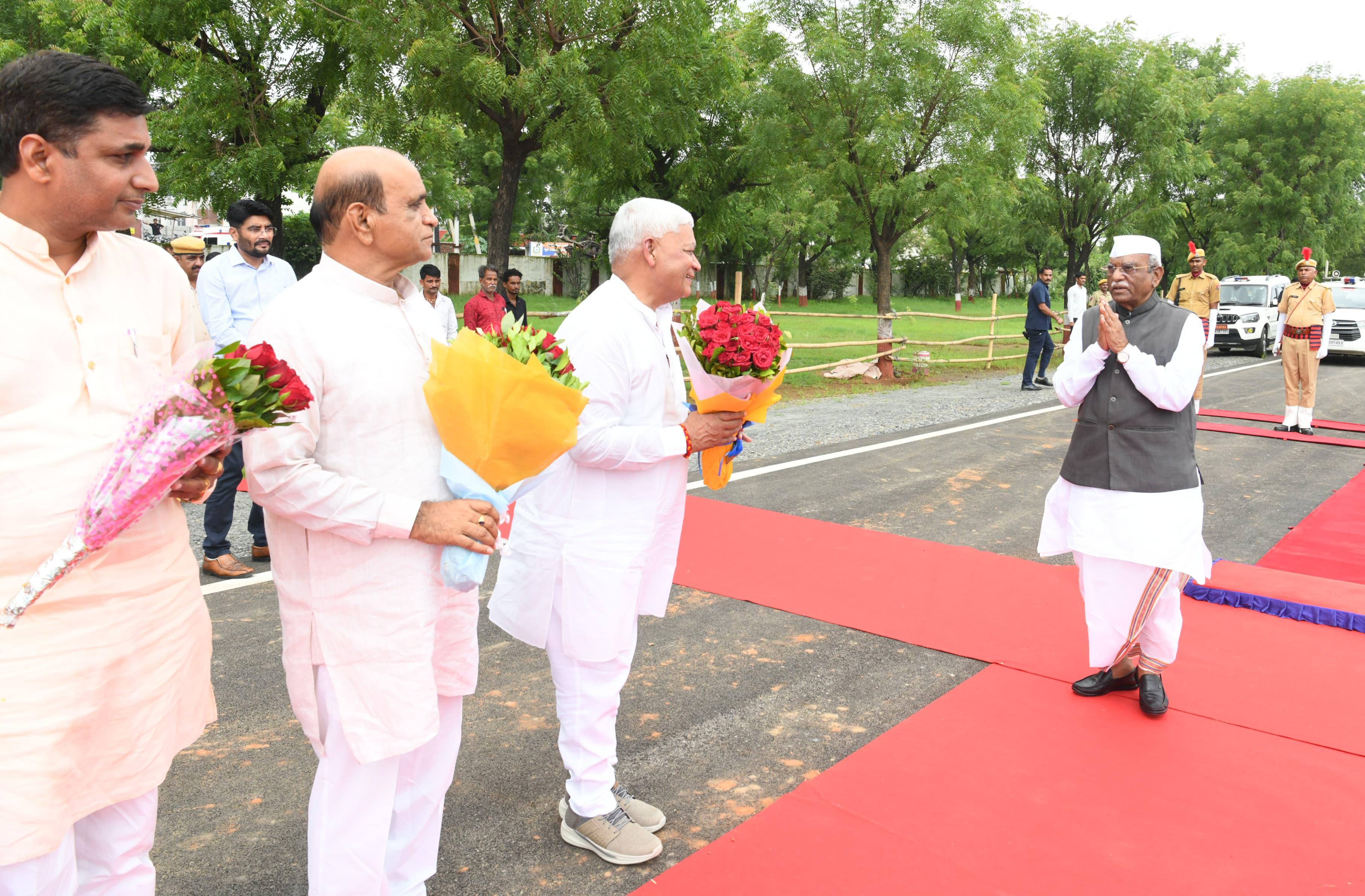 राज्यपाल ने भीलवाड़ा में किया चातुर्मासिक मंगल प्रवेश समारोह का शुभारंभ, चातुर्मास आत्मशुद्धि और नैतिक जागृति का विशेष काल-राज्यपाल बागड़े राज्यपाल ने भीलवाड़ा में किया चातुर्मासिक मंगल प्रवेश समारोह का शुभारंभ, चातुर्मास आत्मशुद्धि और नैतिक जागृति का विशेष काल-राज्यपाल बागड़े