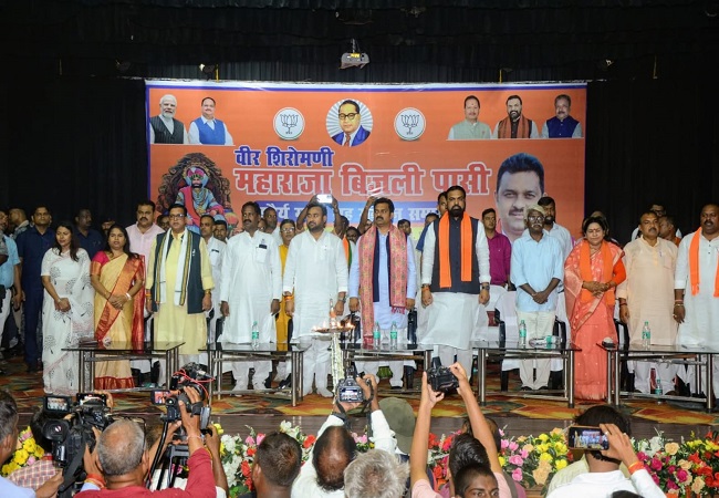 उप मुख्यमंत्री सम्राट चौधरी कायक्म में उप मुख्यमंत्री सम्राट चौधरी कायक्म में