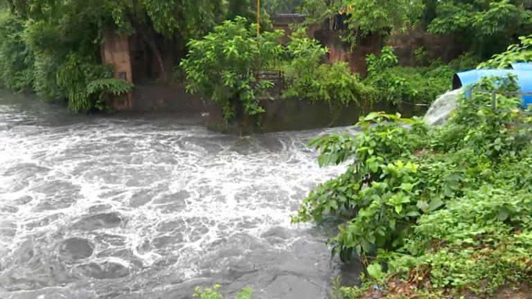जल जमाव से कोलकाता की स्थिति चिंताजनक जल जमाव से कोलकाता की स्थिति चिंताजनक