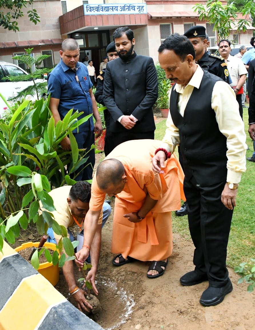 मुख्यमंत्री योगी मुख्यमंत्री योगी