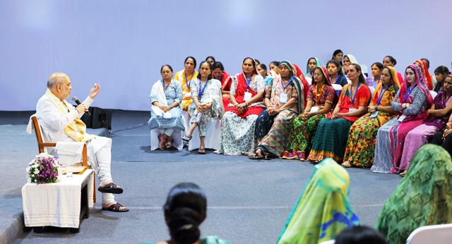 केंद्रीय सहकारिता मंत्री अमित शाह बुधवार को सहकार संवाद को संबोधित करते हुए केंद्रीय सहकारिता मंत्री अमित शाह बुधवार को सहकार संवाद को संबोधित करते हुए
