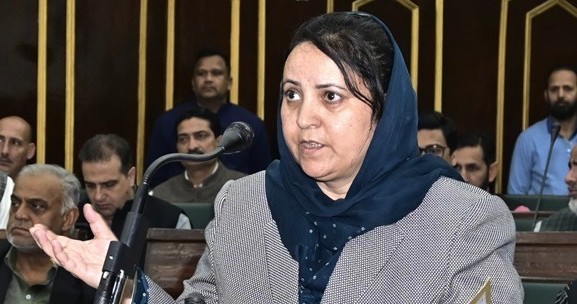 डॉक्टरों की कमी विरासत में मिली है, रातोंरात दूर नहीं की जा सकती- सकीना इटू डॉक्टरों की कमी विरासत में मिली है, रातोंरात दूर नहीं की जा सकती- सकीना इटू