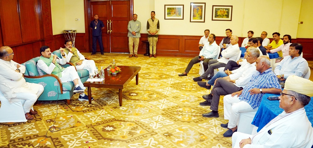 मुख्यमंत्री डॉ. यादव ने राजस्थान के उद्यमियों को किया निवेश के लिए मप्र आमंत्रित मुख्यमंत्री डॉ. यादव ने राजस्थान के उद्यमियों को किया निवेश के लिए मप्र आमंत्रित