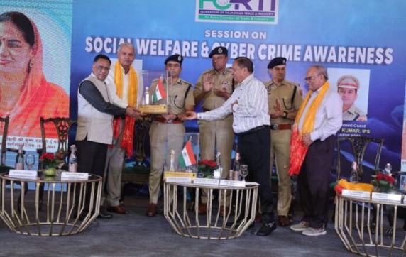 पुलिस और फोर्टी की अनोखी पहल: फोर्टी ने आपराधिक मामलों में पीड़ित आठ बच्चियों को लिया गोद पुलिस और फोर्टी की अनोखी पहल: फोर्टी ने आपराधिक मामलों में पीड़ित आठ बच्चियों को लिया गोद