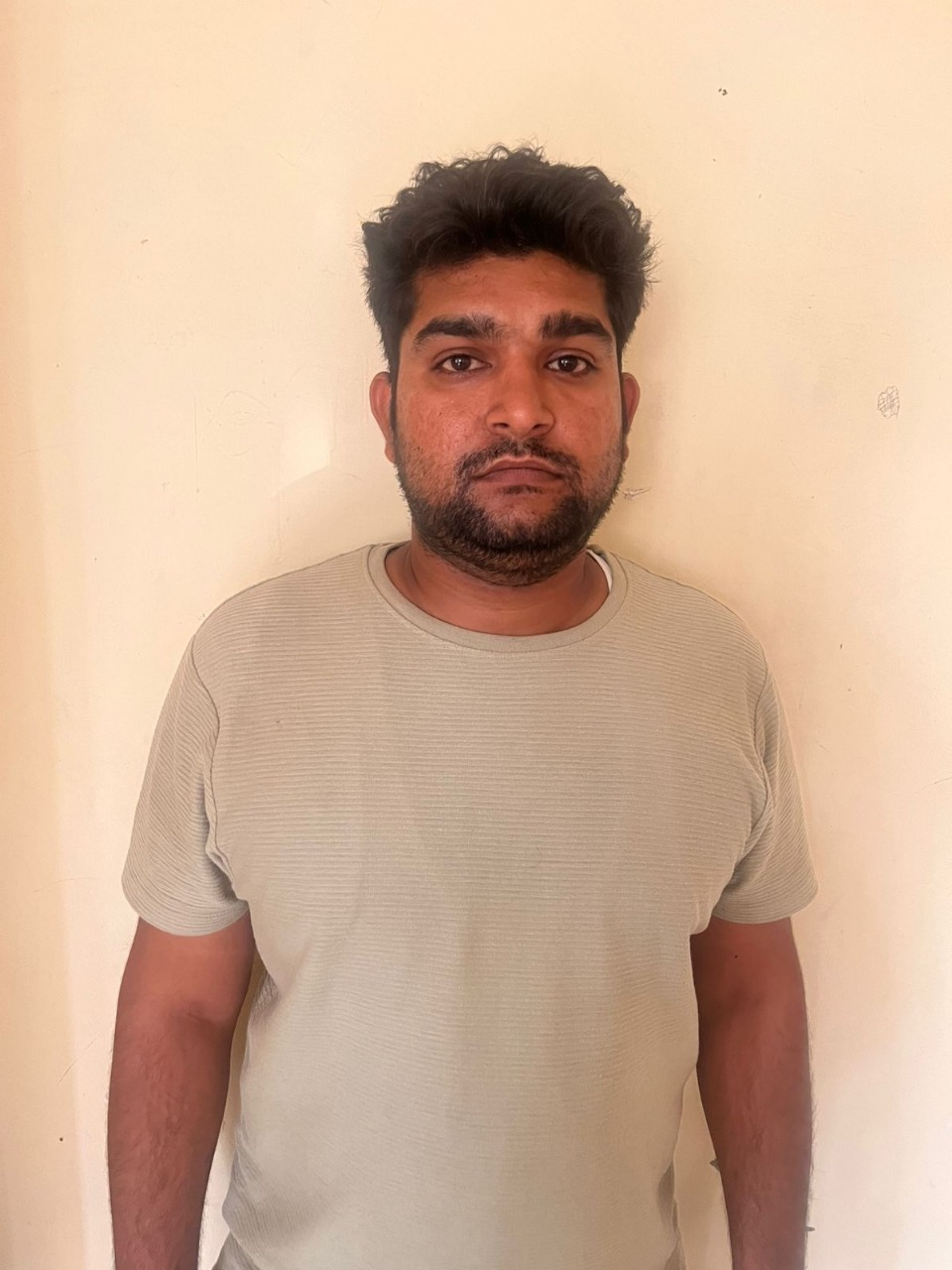 गिरफ्तार किया गया आरोपित गिरफ्तार किया गया आरोपित