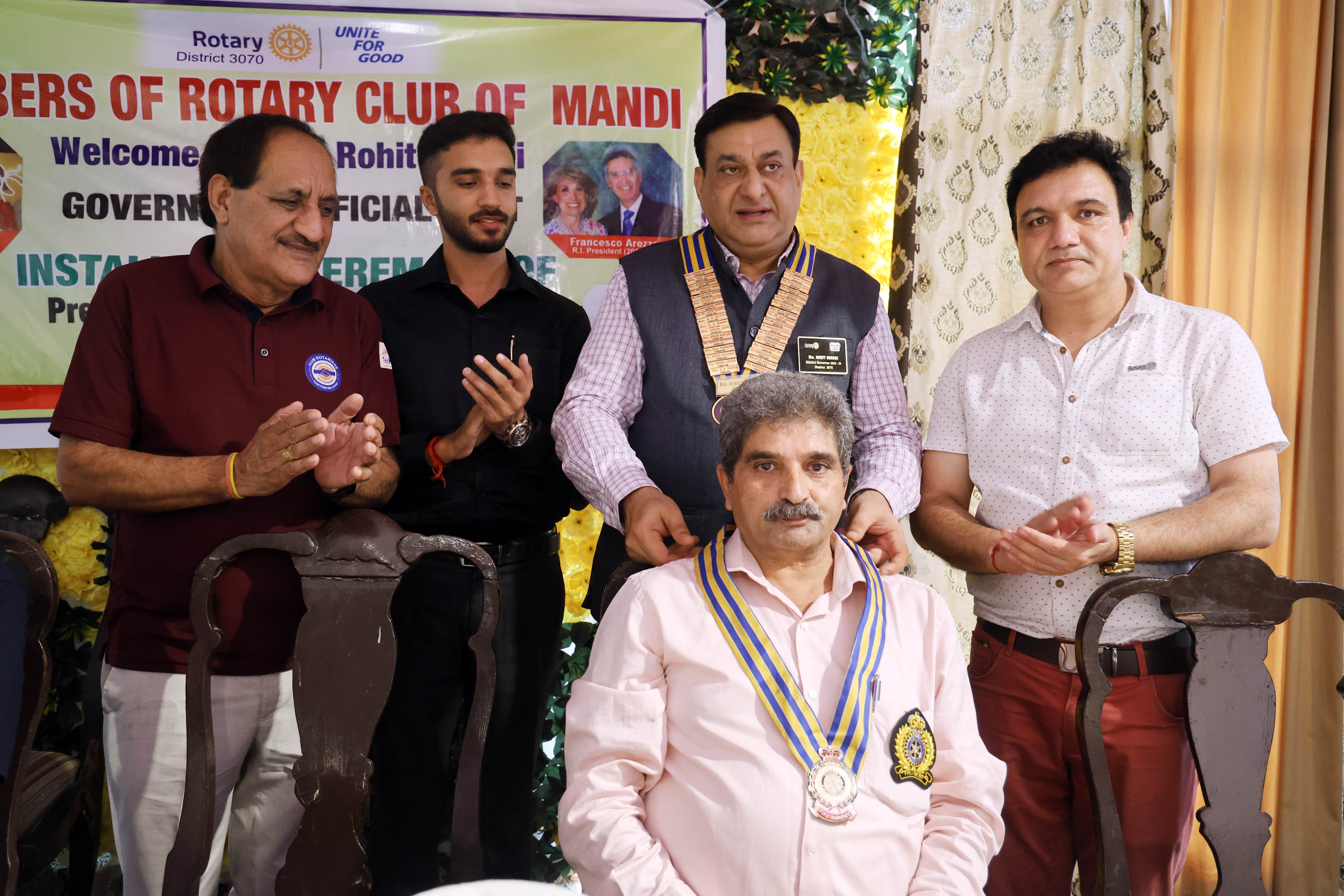 मंडी रोटरी क्लब का ताजपोशी समारोह मंडी रोटरी क्लब का ताजपोशी समारोह