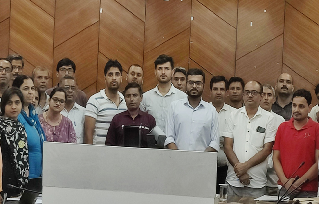 सोनीपत: गन्नौर के लघु सचिवालय में बीएलओ के लिए आयोजित प्रशिक्षण कार्यक्रम मे प्रतिभागी सोनीपत: गन्नौर के लघु सचिवालय में बीएलओ के लिए आयोजित प्रशिक्षण कार्यक्रम मे प्रतिभागी