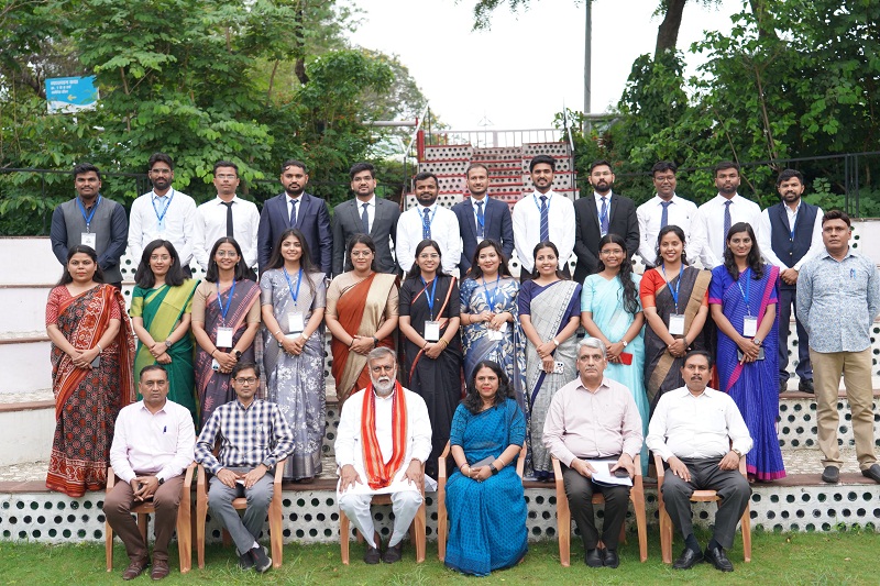 मप्रः मंत्री पटेल ने नवनियुक्त जनपद पंचायत सीईओ एवं विकासखंड अधिकारियों से की सौजन्य भेंट मप्रः मंत्री पटेल ने नवनियुक्त जनपद पंचायत सीईओ एवं विकासखंड अधिकारियों से की सौजन्य भेंट