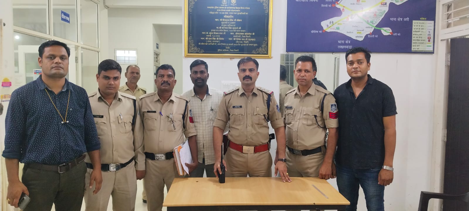 eoni: Indasivani police conducted two gambling and one satta raids at three different places, 08 accused arrested eoni: Indasivani police conducted two gambling and one satta raids at three different places, 08 accused arrested