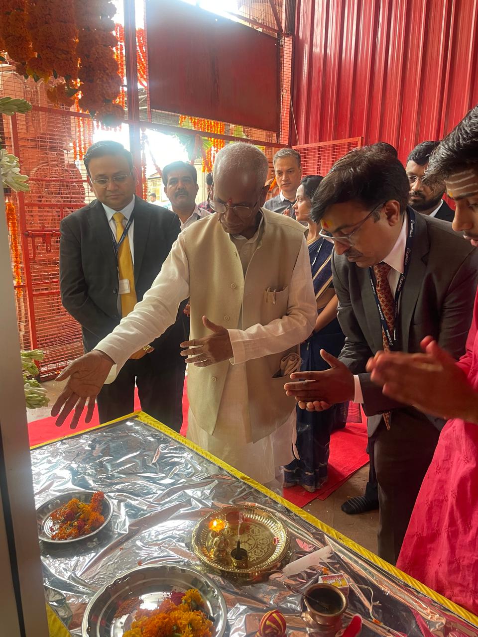 श्रीरामजन्मभूमि मंदिर निर्माण कार्यशाला में खुला आईसीआईसीआई बैंक का एटीएम श्रीरामजन्मभूमि मंदिर निर्माण कार्यशाला में खुला आईसीआईसीआई बैंक का एटीएम