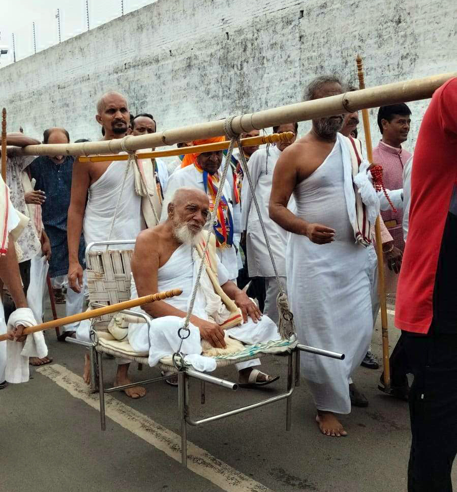 आचार्यश्री अशोकसागरसूरीश्वरजी म.सा. का केसरियानाथ यक्षराज माणिभद्र में हुआ चातुर्मासिक मंगल प्रवेश आचार्यश्री अशोकसागरसूरीश्वरजी म.सा. का केसरियानाथ यक्षराज माणिभद्र में हुआ चातुर्मासिक मंगल प्रवेश