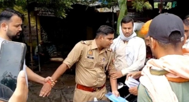 एन्टी करप्शन टीम की गिरफ्त में दरोगा एन्टी करप्शन टीम की गिरफ्त में दरोगा