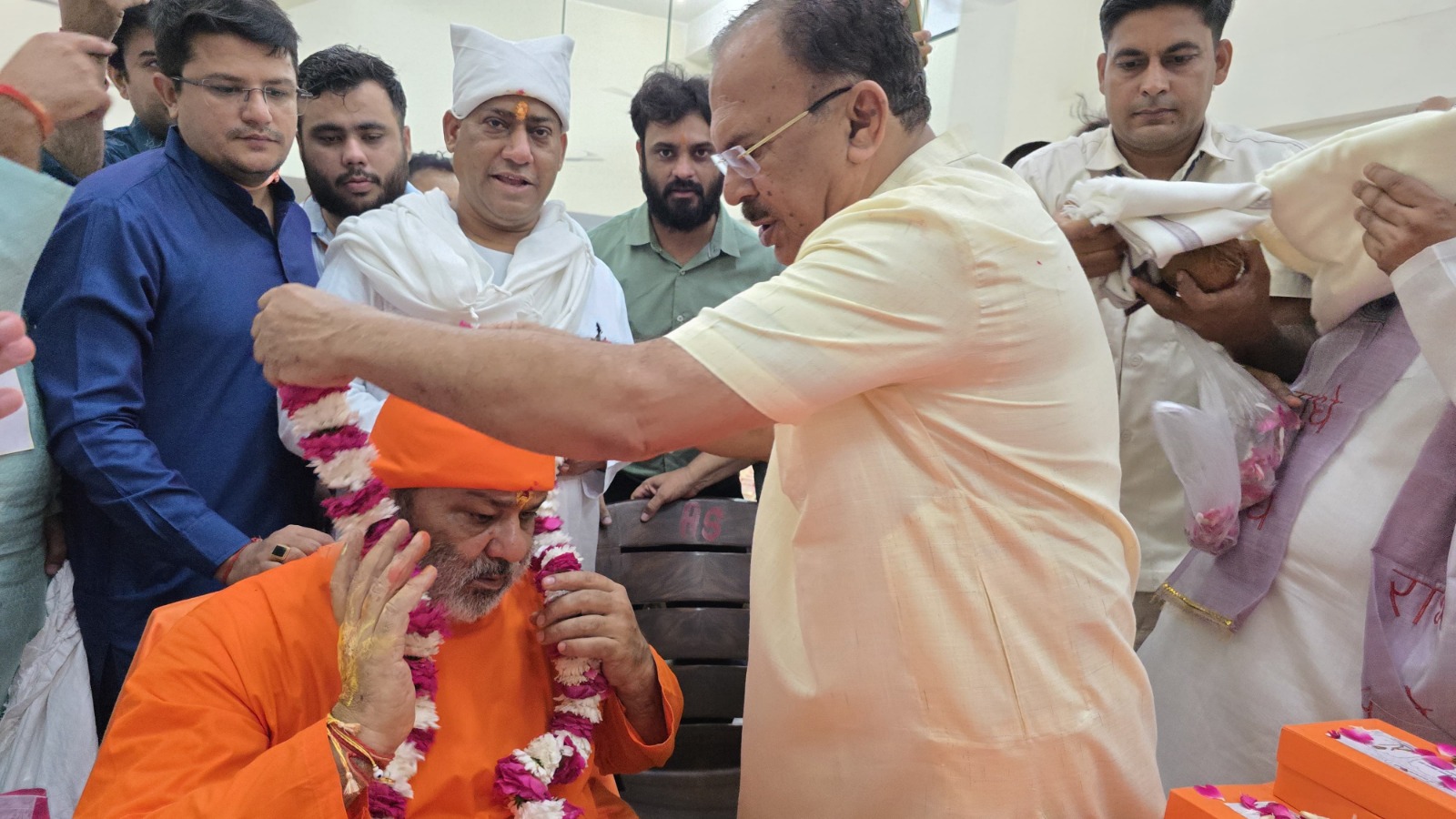गुरु पूर्णिमा उत्सव श्री गोविंद देव जी मंदिर में श्रद्धा और भक्ति के साथ संपन्न
