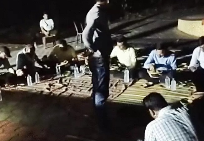बैठक के बाद खाने की व्यवस्था बैठक के बाद खाने की व्यवस्था