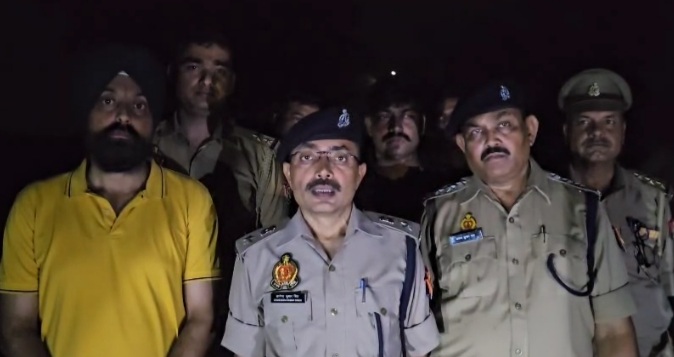 जानकारी देते एसपी सिटी जानकारी देते एसपी सिटी