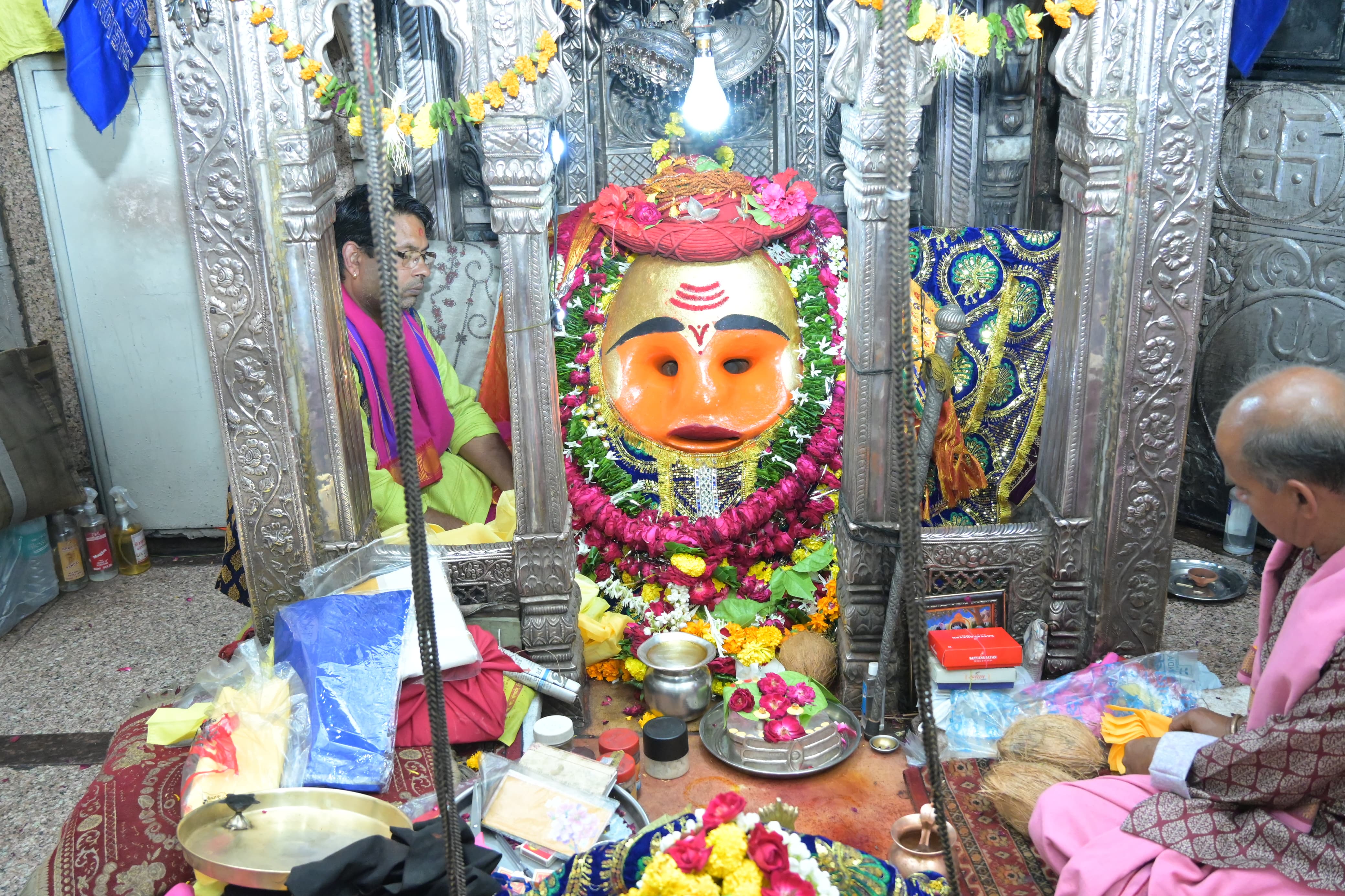 मुख्यमंत्री डॉ यादव ने किए काल भैरव के दर्शन * पूजन ओर आरती के साथ की देश-प्रदेश में सुख समृद्धि की प्रार्थना मुख्यमंत्री डॉ यादव ने किए काल भैरव के दर्शन * पूजन ओर आरती के साथ की देश-प्रदेश में सुख समृद्धि की प्रार्थना