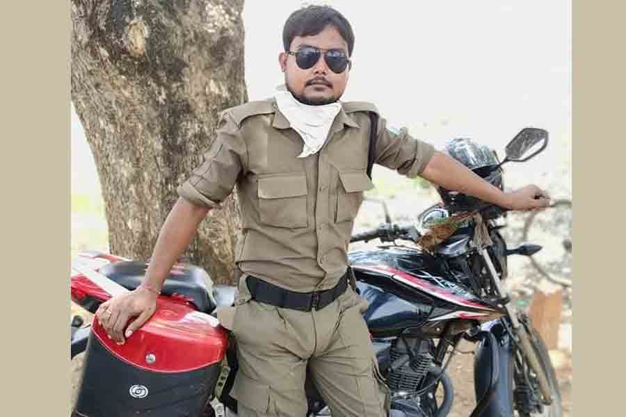 गिरफ्तार सिविक वॉलेंटियर गिरफ्तार सिविक वॉलेंटियर