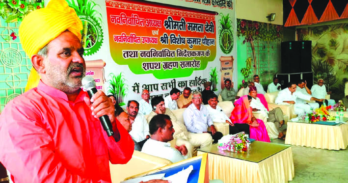कार्यक्रम को सम्बोधित करते स्वामी यतीश्वरानंद