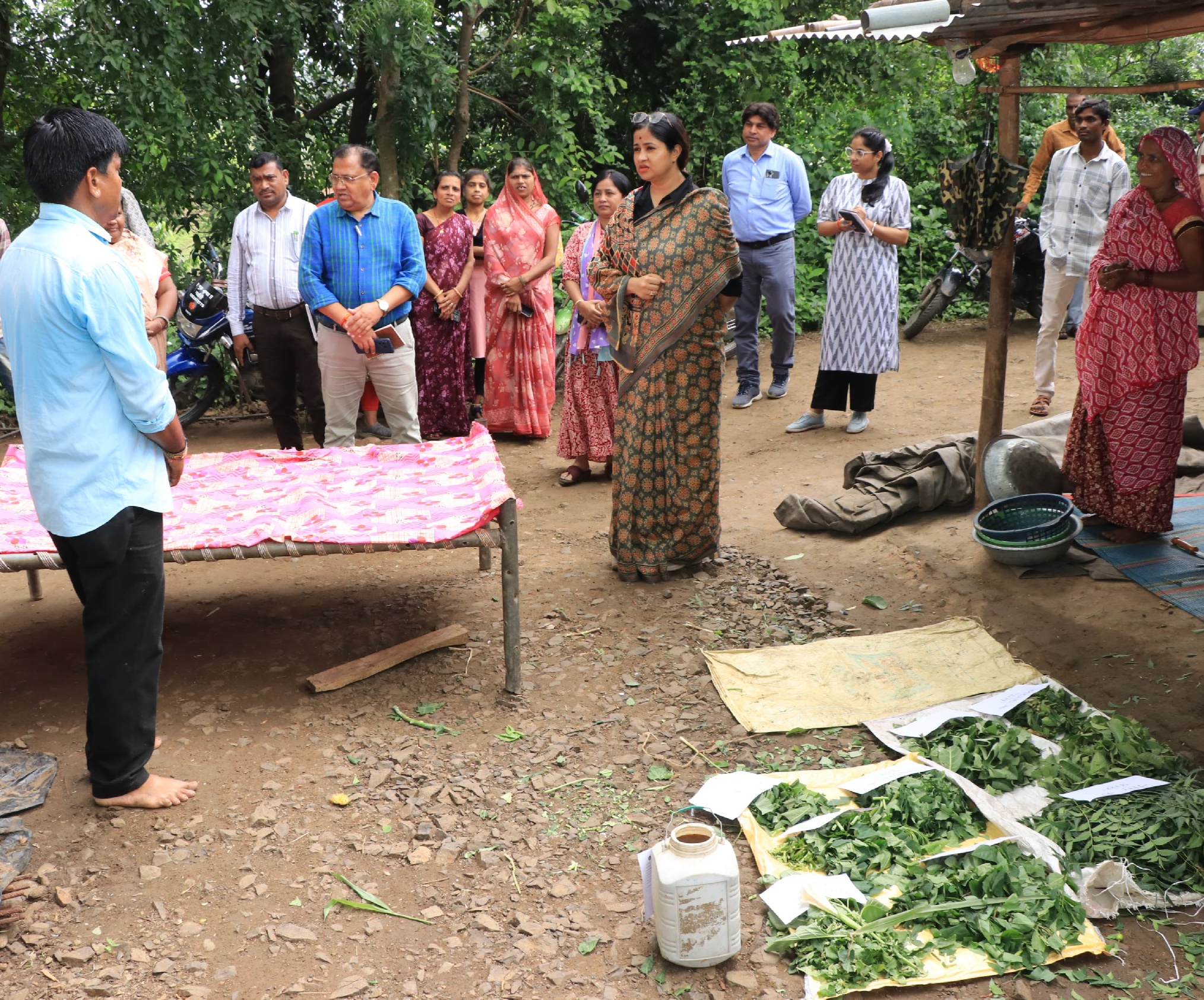 किसान ने बताए उपादान किसान ने बताए उपादान