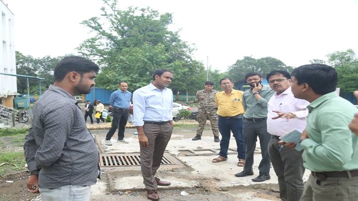 कलेक्ट्रेट कार्यालय परिसर में बनवाए गए वाटर हार्वेस्टिंग सिस्टम का निरीक्षण कलेक्ट्रेट कार्यालय परिसर में बनवाए गए वाटर हार्वेस्टिंग सिस्टम का निरीक्षण