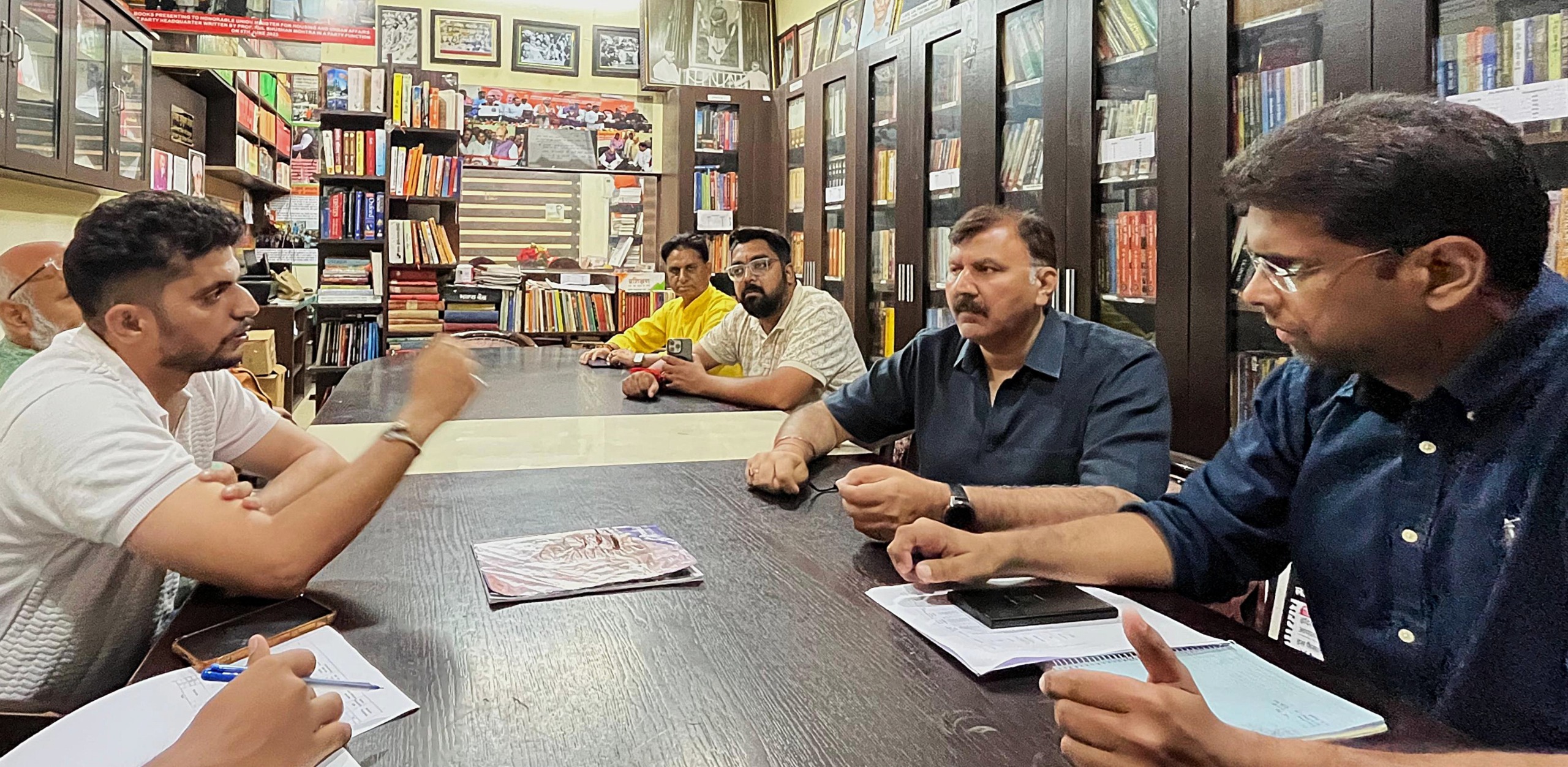 अरविंद गुप्ता ने बीजेपी मुख्यालय में लगाया जनता दरबार