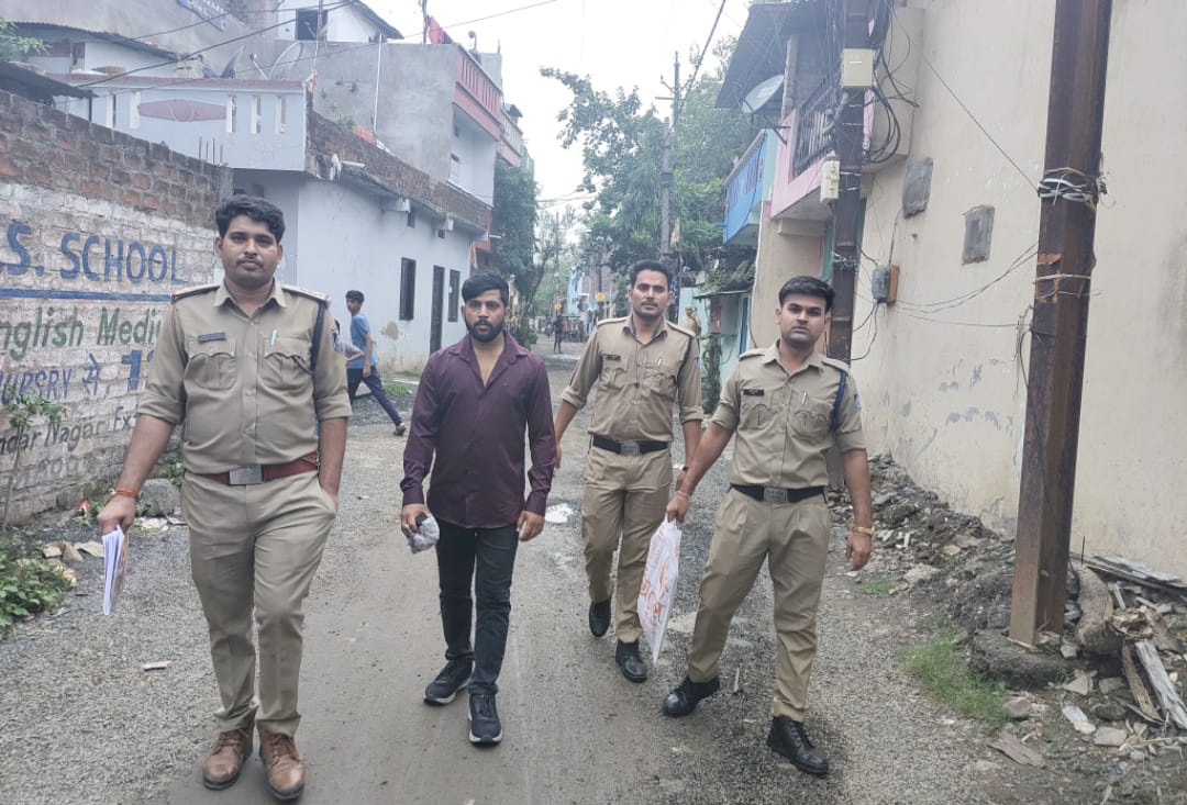 करने वाली महिला सहित दो आरोपित गिरफ्तार करने वाली महिला सहित दो आरोपित गिरफ्तार