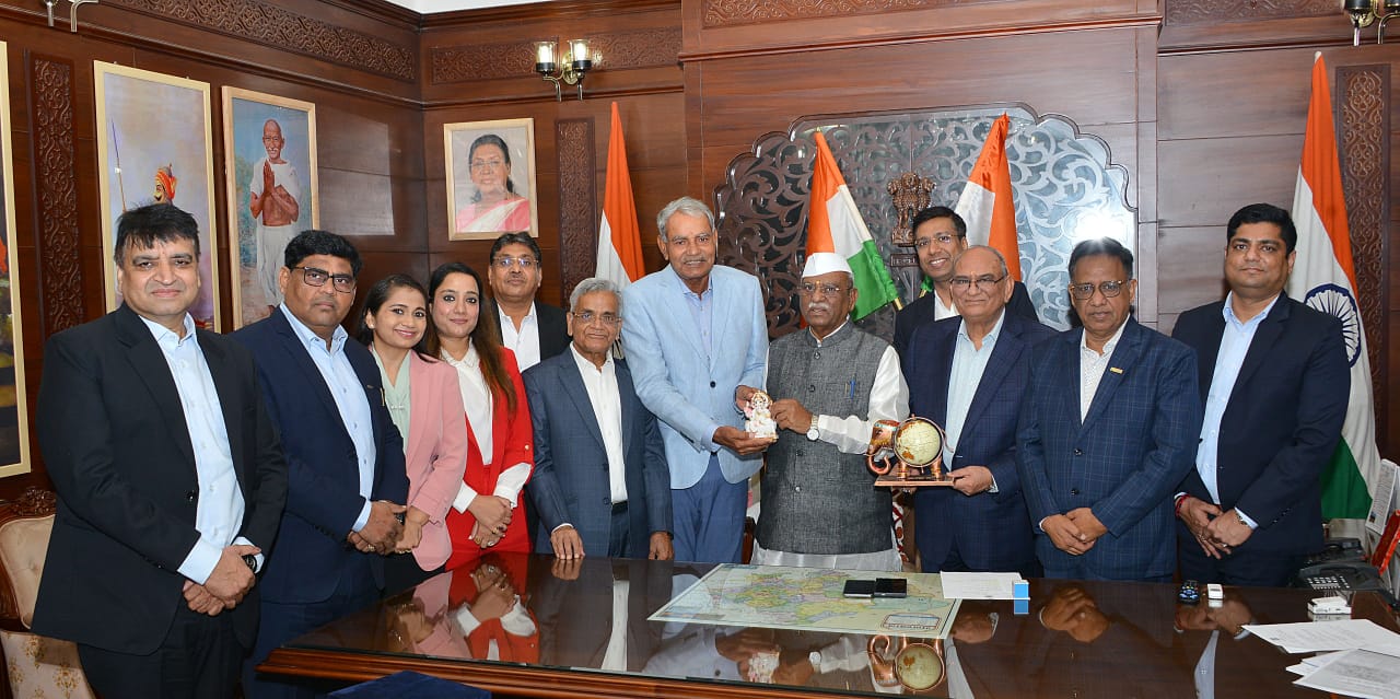 राज्यपाल हरिभाऊ बागडे से मिला फोर्टी का प्रतिनिधिमंडल राज्यपाल हरिभाऊ बागडे से मिला फोर्टी का प्रतिनिधिमंडल