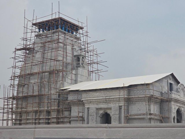 सैफई में नवनिर्मित केदारेश्वर महादेव मंदिर (अखिलेश यादव के एक्स पोस्ट से ली गयी फोटो)