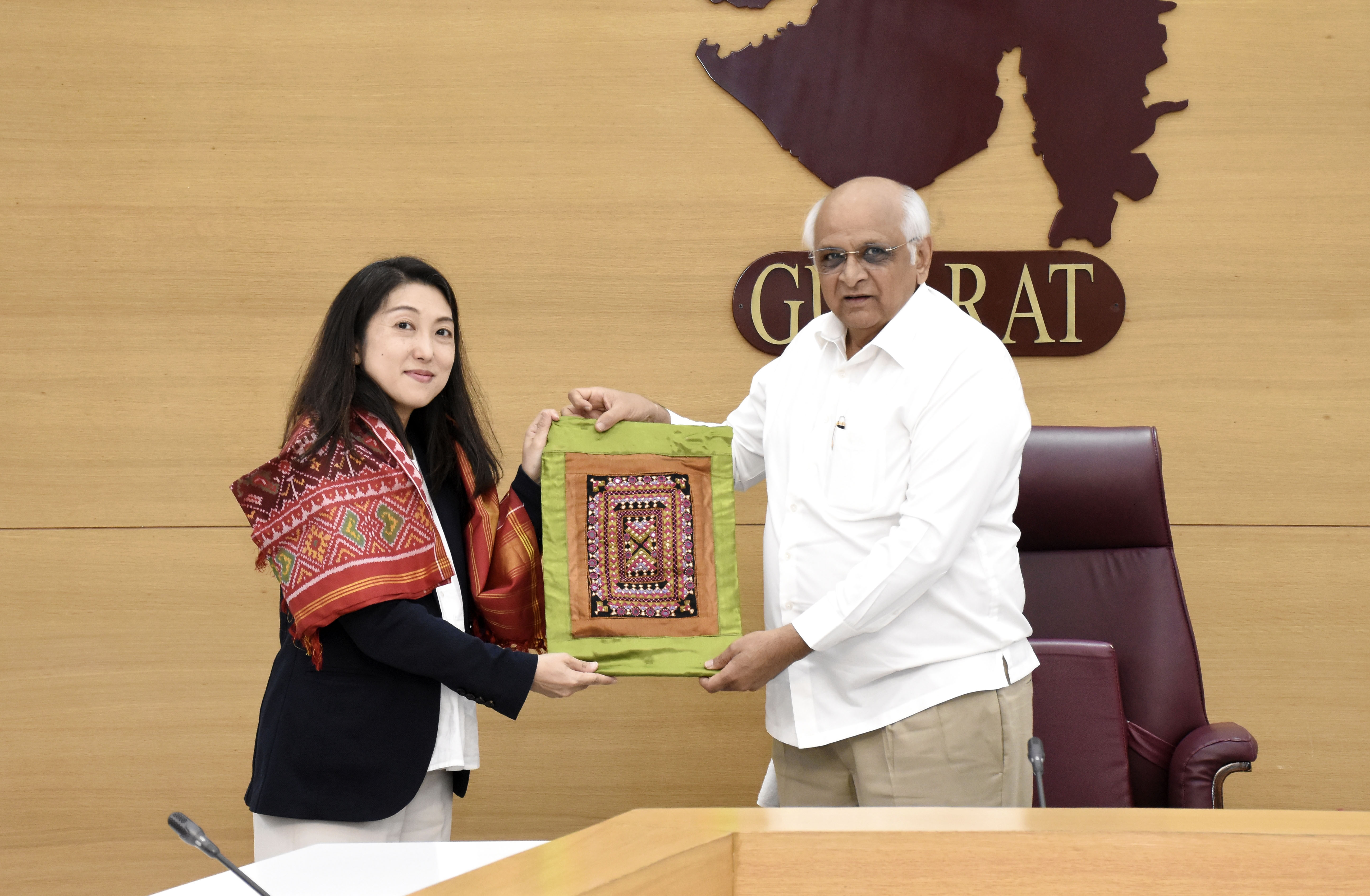 ગાંધીનગરમાં શુભેચ્છા મુલાકાત ગાંધીનગરમાં શુભેચ્છા મુલાકાત